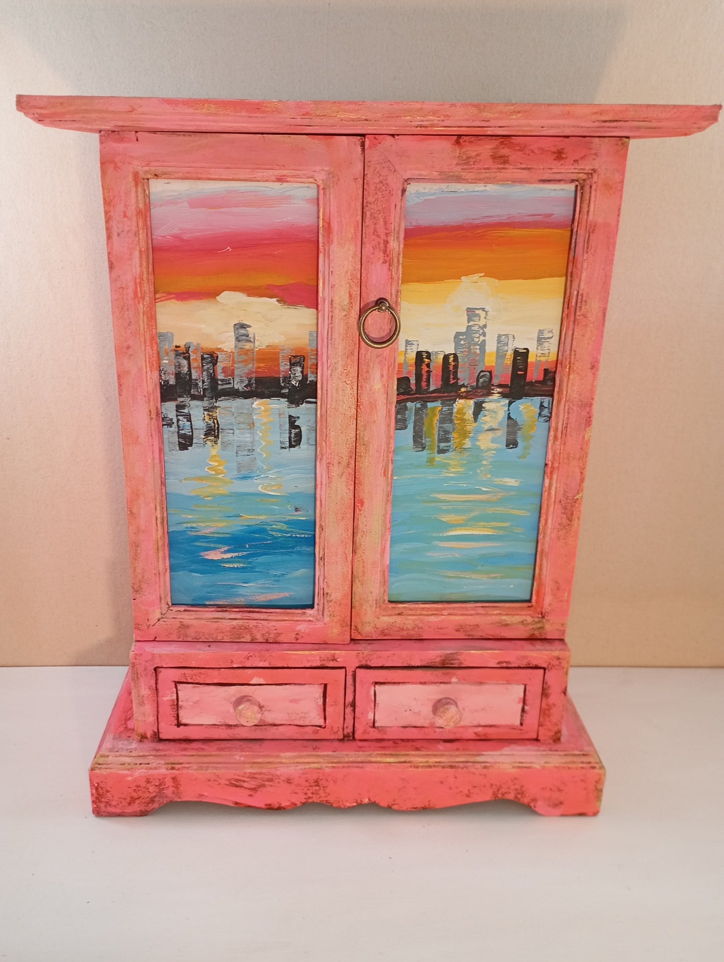 Wooden Drawer Cabinet Hand-Painted Cabinet with Cityscape Design Wooden Drawer Cabinet Art Cabinet, Vintage Style Cabinet ตู้เก็บของเพ้นท์มือ ลายเมืองสะท้อนน้ำ