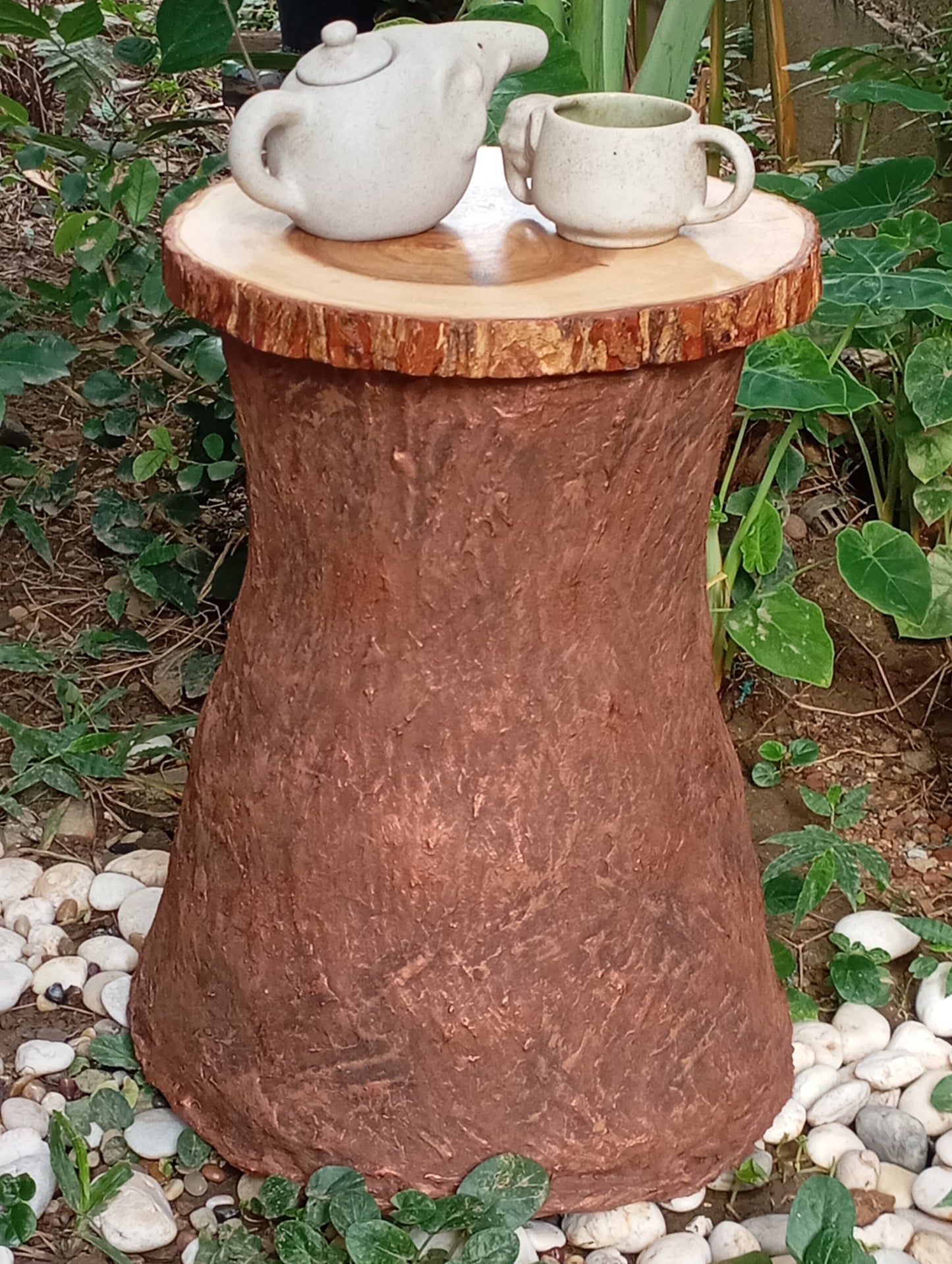 Coffee Table Vintage-Style Coffee Table with Solid Wood Top โต๊ะกาแฟสไตล์วินเทจพร้อมหน้าโต๊ะไม้แท้