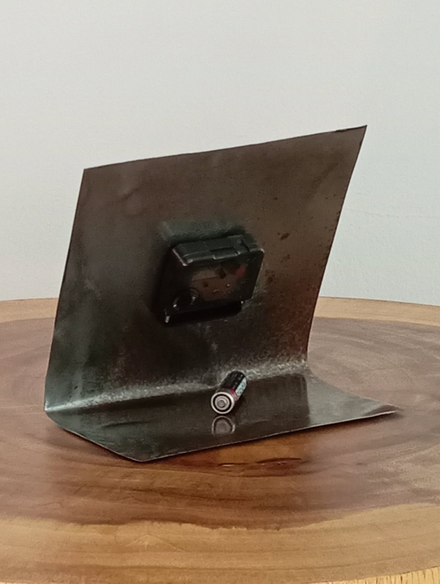 Unusual Clock Metal Stylish Desk Clock นาฬิกาตั้งโต๊ะโลหะ