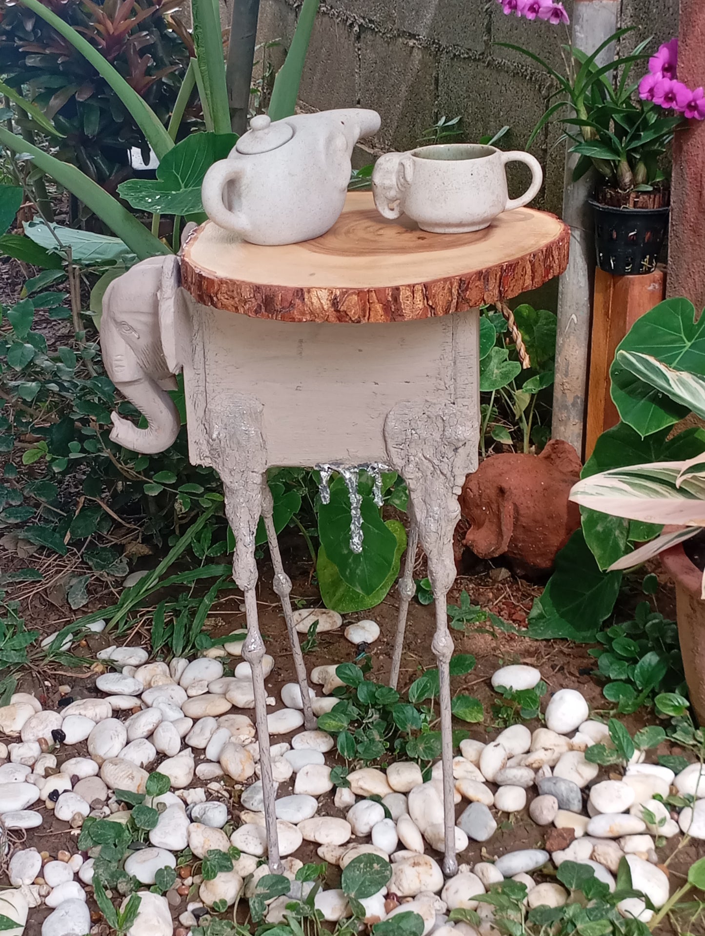 Coffee Table Author’s Side Table “Dali Elephant” โต๊ะกาแฟงานศิลป์ “ช้างดาลี”