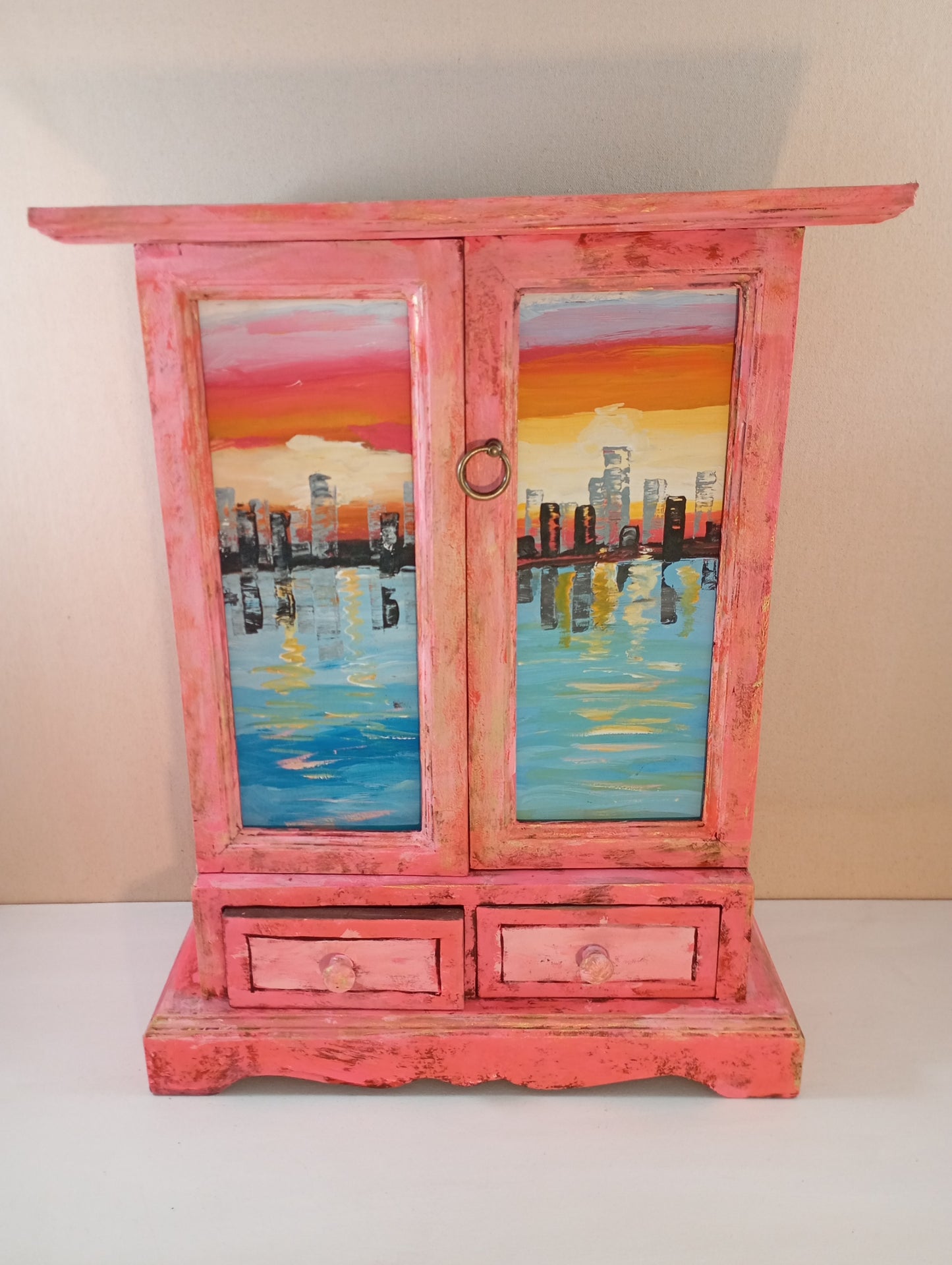 Wooden Drawer Cabinet Hand-Painted Cabinet with Cityscape Design Wooden Drawer Cabinet Art Cabinet, Vintage Style Cabinet ตู้เก็บของเพ้นท์มือ ลายเมืองสะท้อนน้ำ