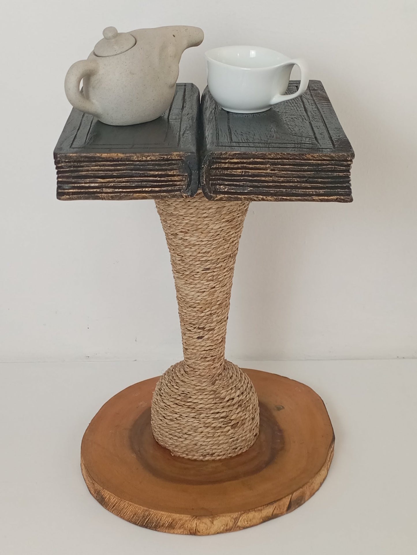 Coffee Table Art Book-Shaped Side Table โต๊ะข้างรูปหนังสือสุดเก๋