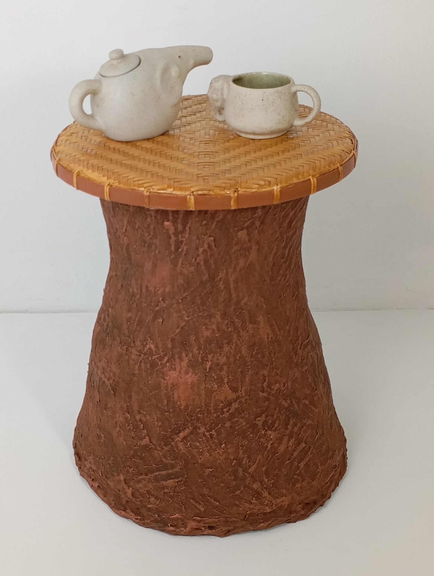 Coffee Table with Wood Chip Base โต๊ะกาแฟหวายและไม้ไผ่พร้อมฐานทำจากเศษไม้