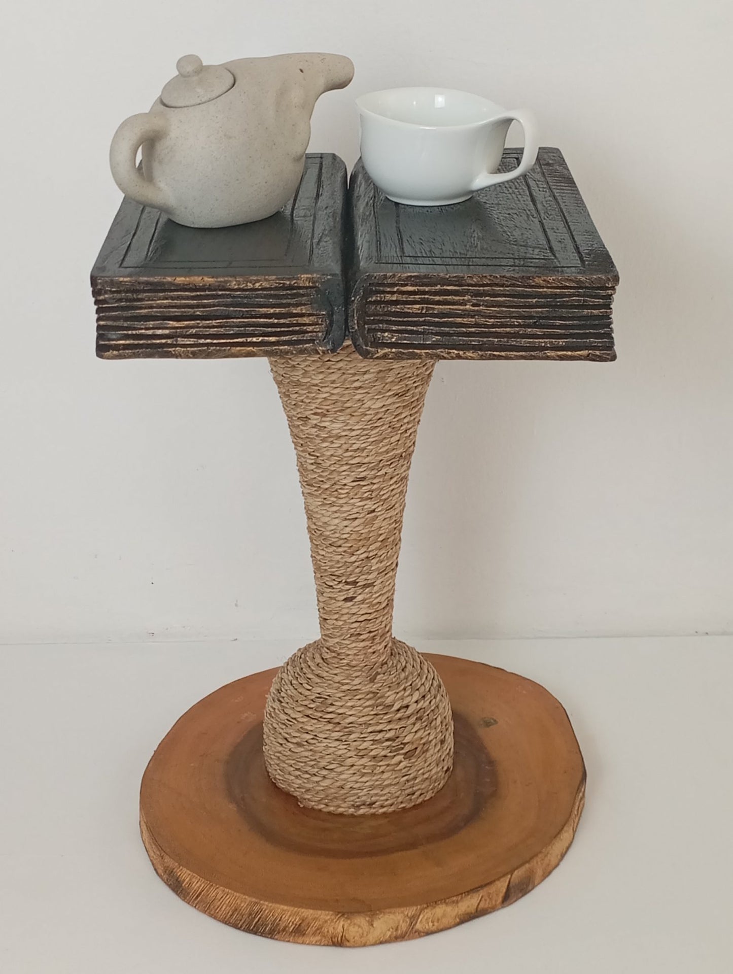 Coffee Table Art Book-Shaped Side Table โต๊ะข้างรูปหนังสือสุดเก๋
