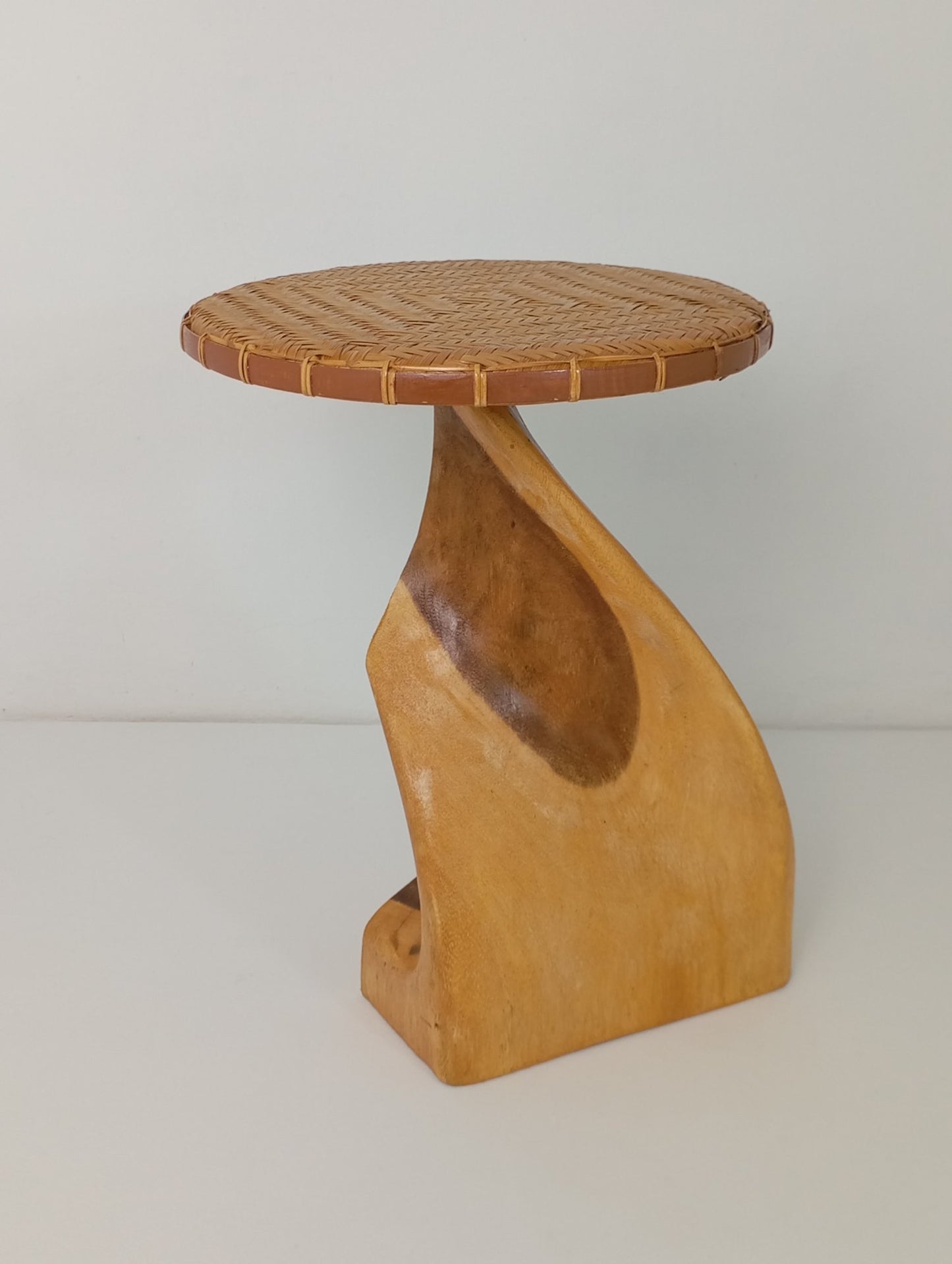 Coffee table Side Table  Asymmetrical Solid Wood Coffee Table Wooden Coffee Table with Rattan Top โต๊ะกาแฟอาร์ต โต๊ะข้าง โต๊ะกาแฟไม้เนื้อแข็งทรงไม่สมมาตร โต๊ะพร้อมท็อปโต๊ะหวาย