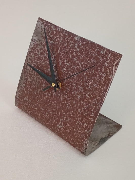 Unusual Clock Metal Stylish Desk Clock  นาฬิกาตั้งโต๊ะโลหะ
