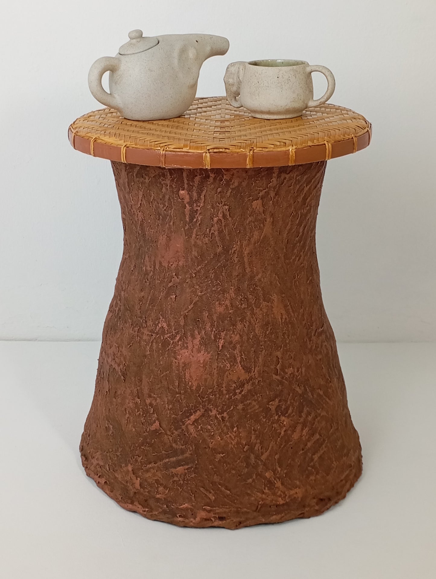 Coffee Table with Wood Chip Base โต๊ะกาแฟหวายและไม้ไผ่พร้อมฐานทำจากเศษไม้