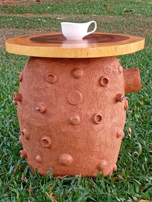 Coffee Table Art "Gem-Powered Vessel" โต๊ะกาแฟ “ยานอัญมณี”