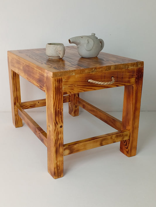 Coffee Table with Rattan Handles โต๊ะกาแฟไม้สนสไตล์รัสติก พร้อมหูจับหวายตกแต่ง