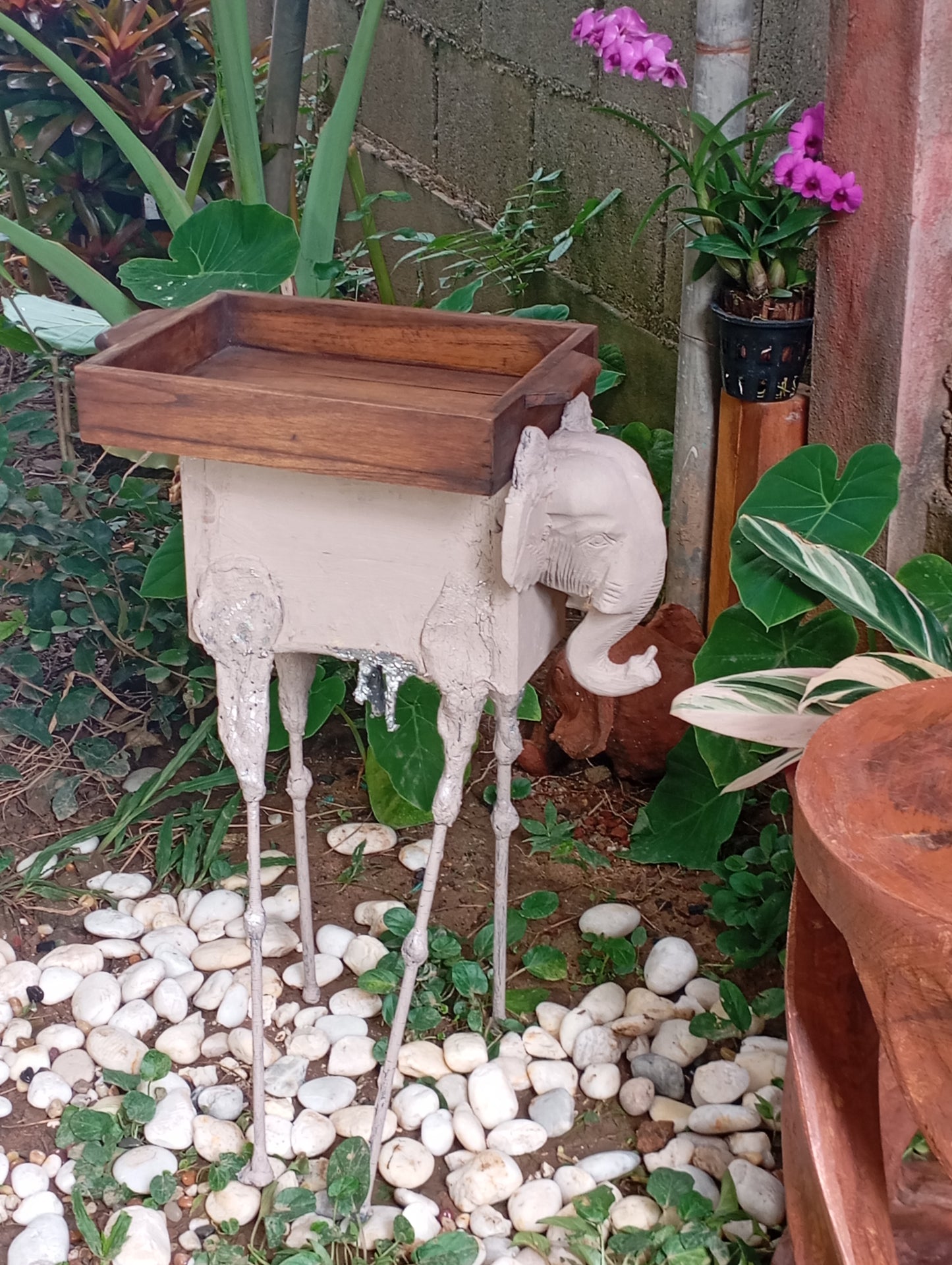 Coffee Table Author’s Side Table “Dali Elephant” with Tray-Shaped Top โต๊ะกาแฟงานศิลป์ “ช้างดาลี” พร้อมท็อปถาด